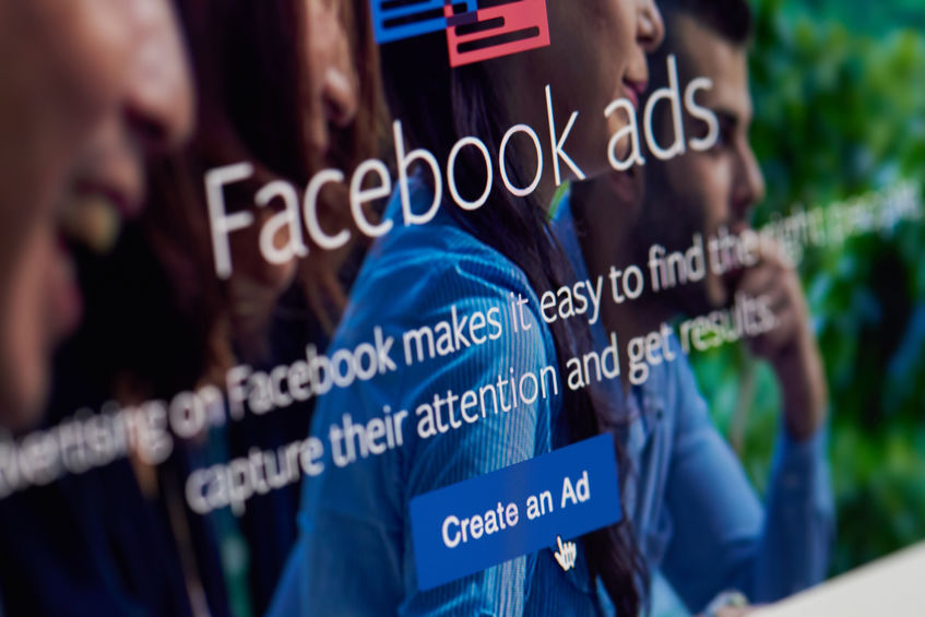 la tua azienda su facebook la tua azienda su facebook